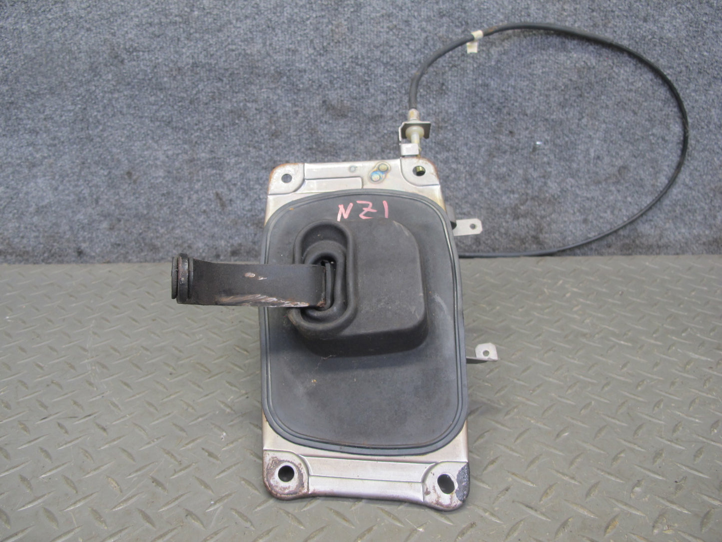 92-93 Nissan 300ZX Z32 NON Turbo A/T Automatic Transmission Shifter w Cable OEM