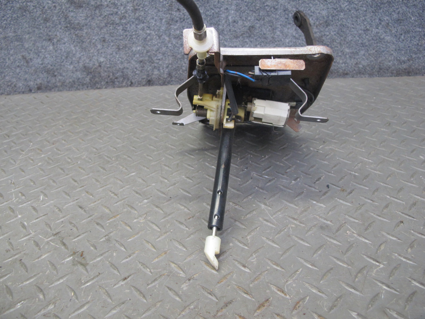 92-93 Nissan 300ZX Z32 NON Turbo A/T Automatic Transmission Shifter w Cable OEM
