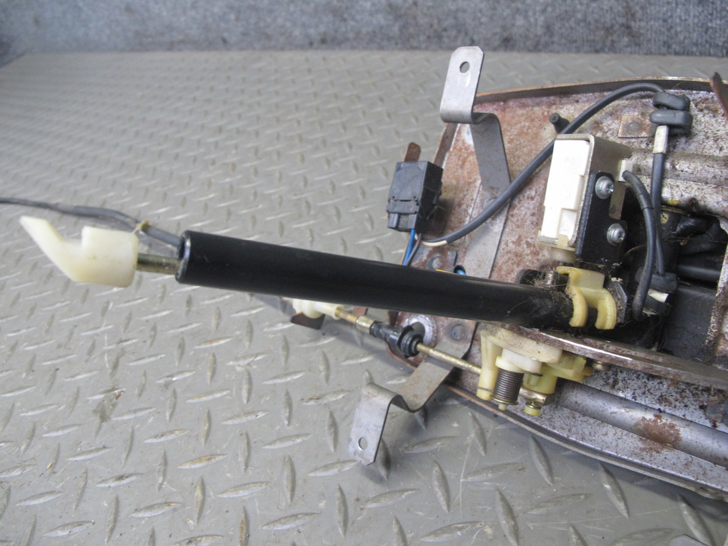 92-93 Nissan 300ZX Z32 NON Turbo A/T Automatic Transmission Shifter w Cable OEM