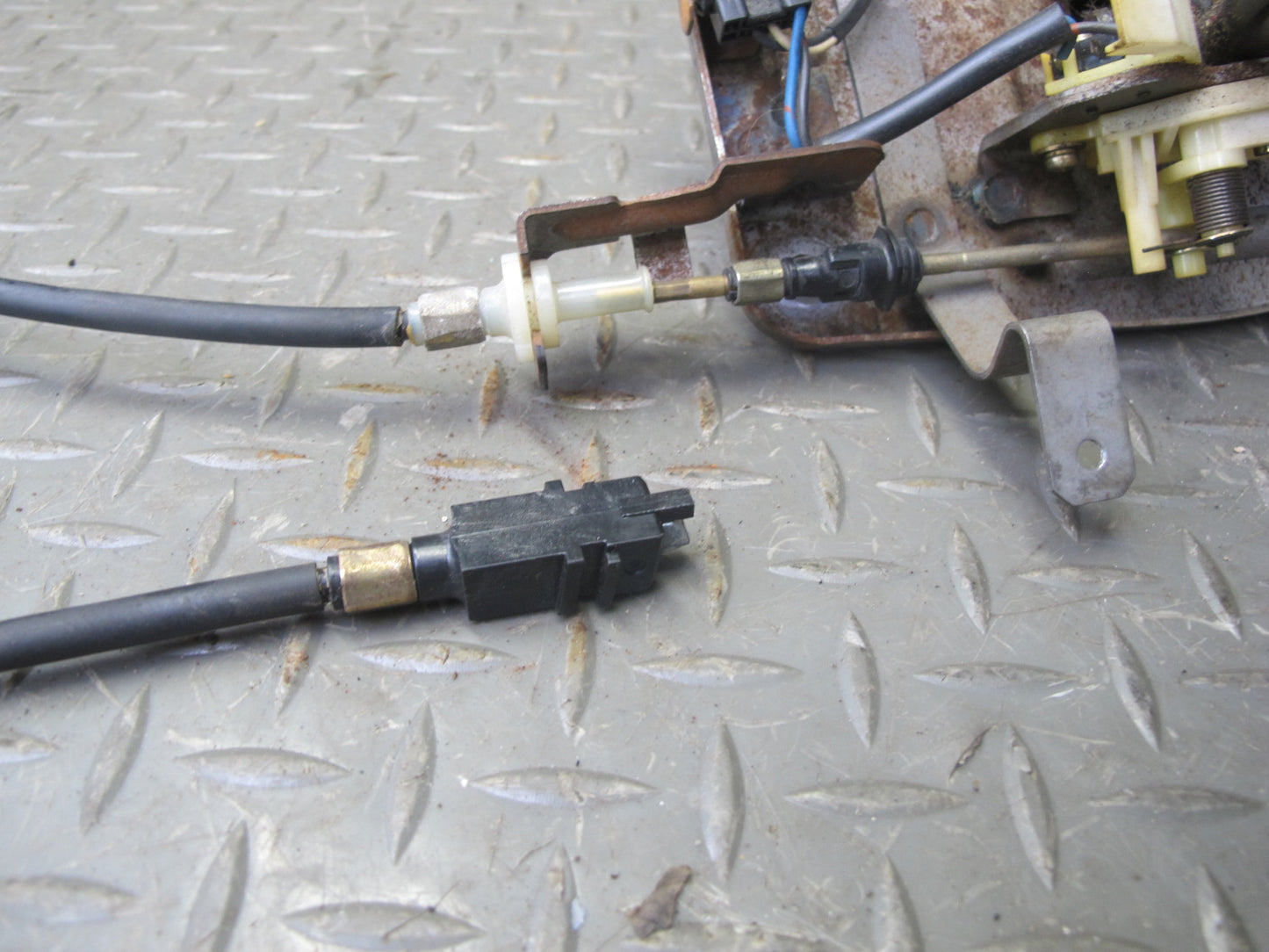 92-93 Nissan 300ZX Z32 NON Turbo A/T Automatic Transmission Shifter w Cable OEM