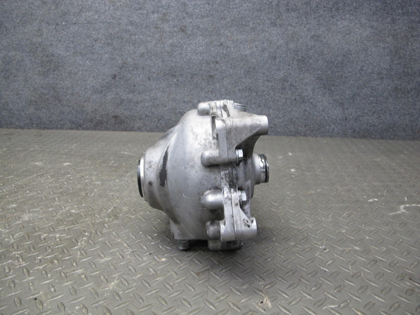 11-14 BMW E70 E71 X5M X6M AWD Front Differential Carrier 3.91 Ratio 100k Miles