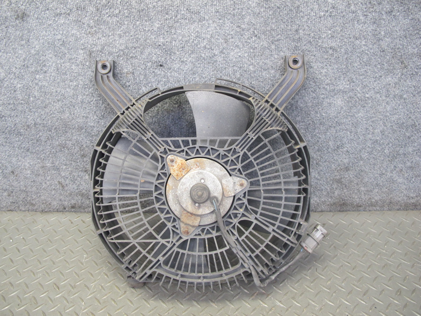 90-96 Nissan Z32 300ZX NON Turbo A/C Condenser 4 Blade Fan Motor OEM