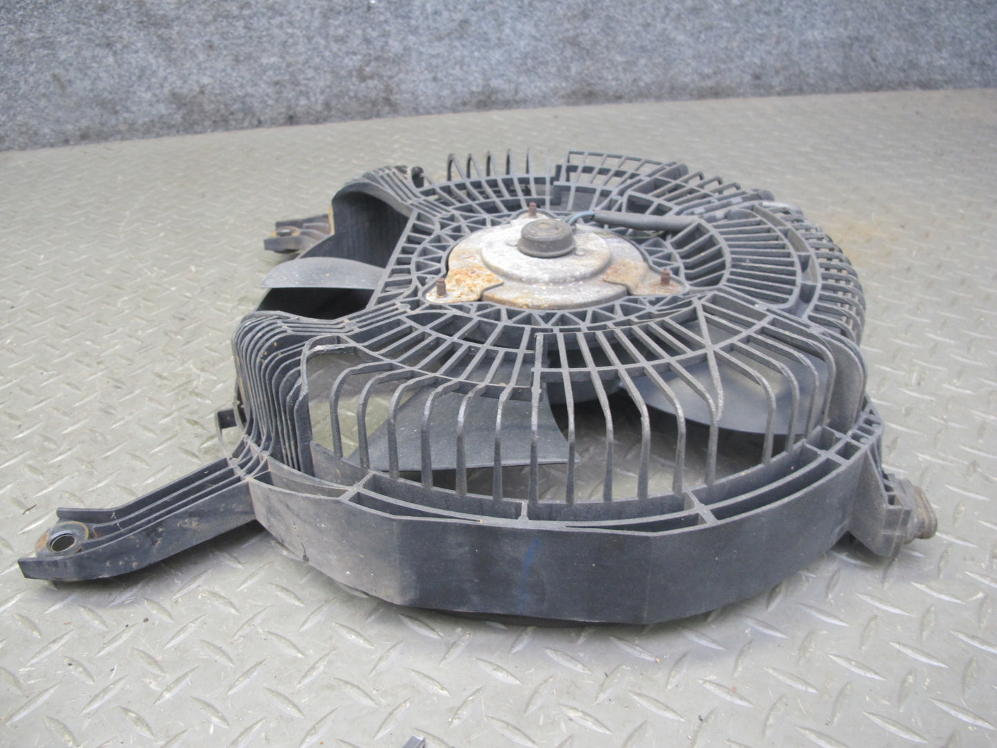 90-96 Nissan Z32 300ZX NON Turbo A/C Condenser 4 Blade Fan Motor OEM