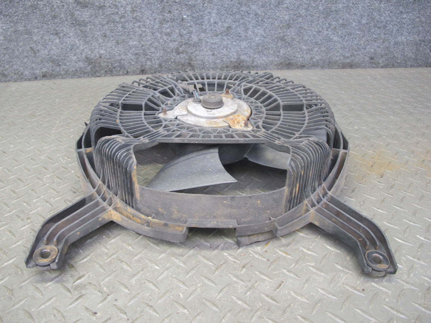 90-96 Nissan Z32 300ZX NON Turbo A/C Condenser 4 Blade Fan Motor OEM