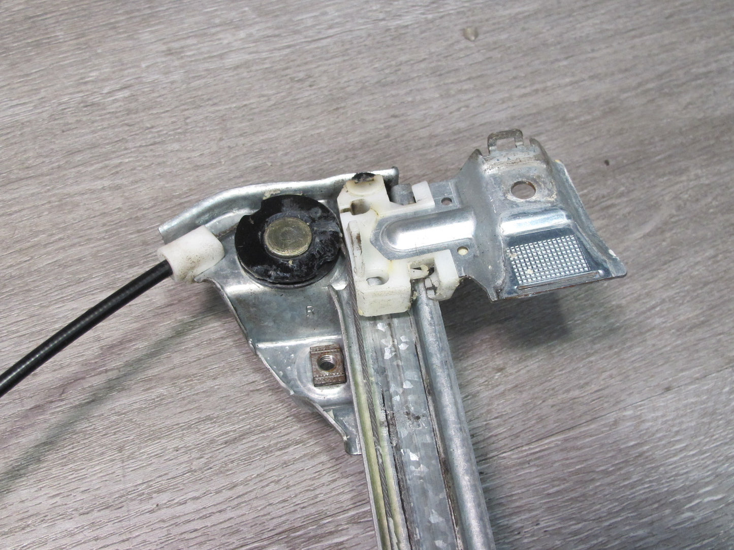 2003-2009 Hummer H2 Front Left Driver Side Window Regulator W/ Power Motor