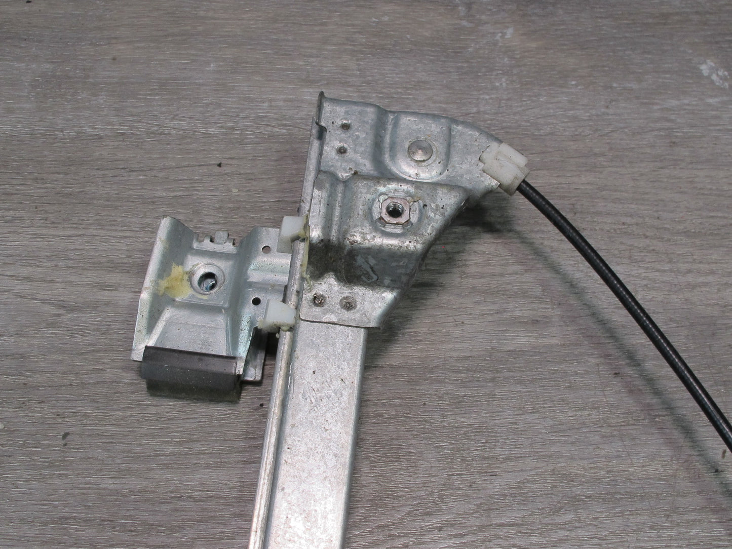 2003-2009 Hummer H2 Front Right Passenger Side Window Regulator W/ Power Motor