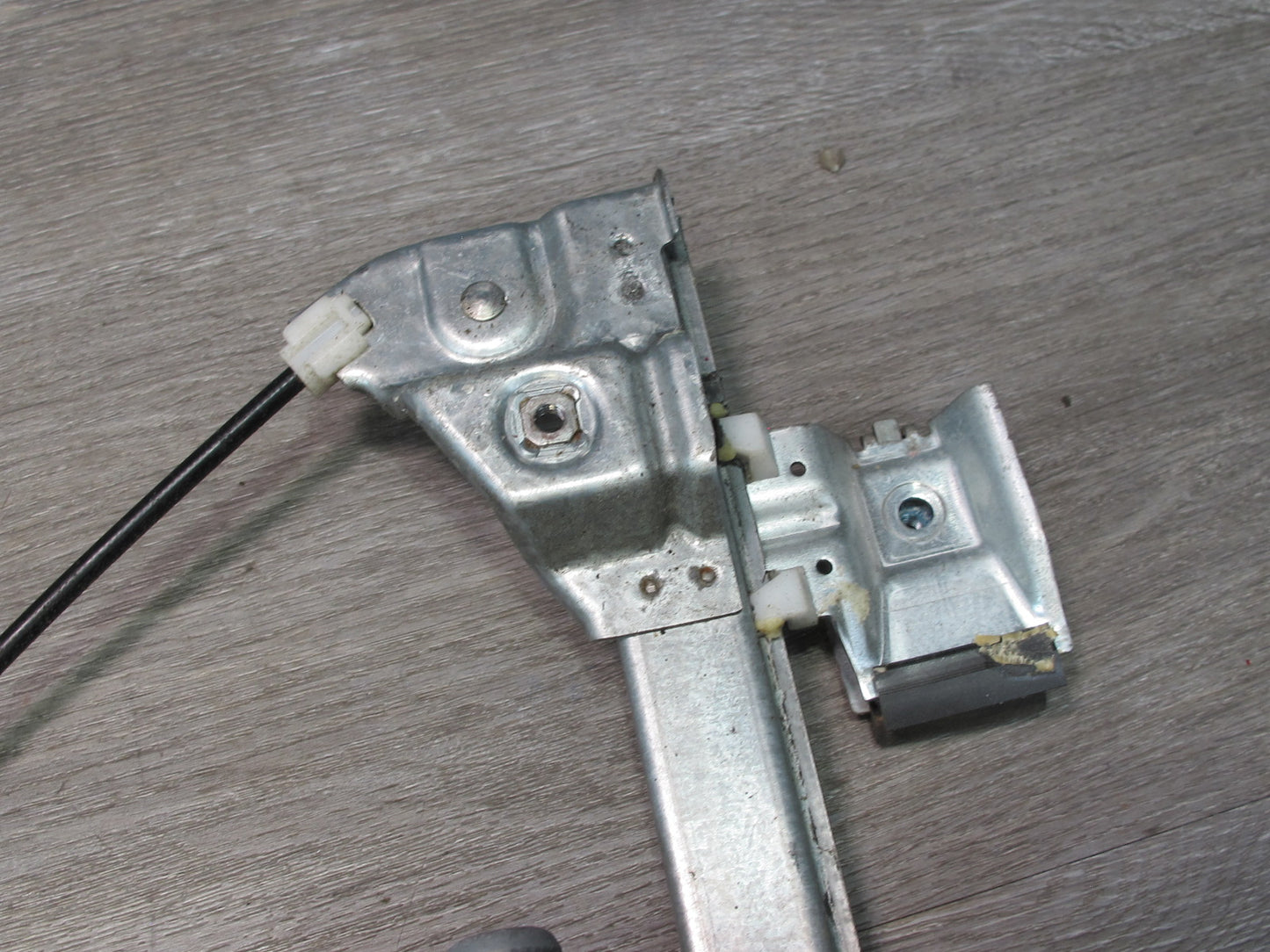 2003-2009 Hummer H2 Front Right Passenger Side Window Regulator W/ Power Motor