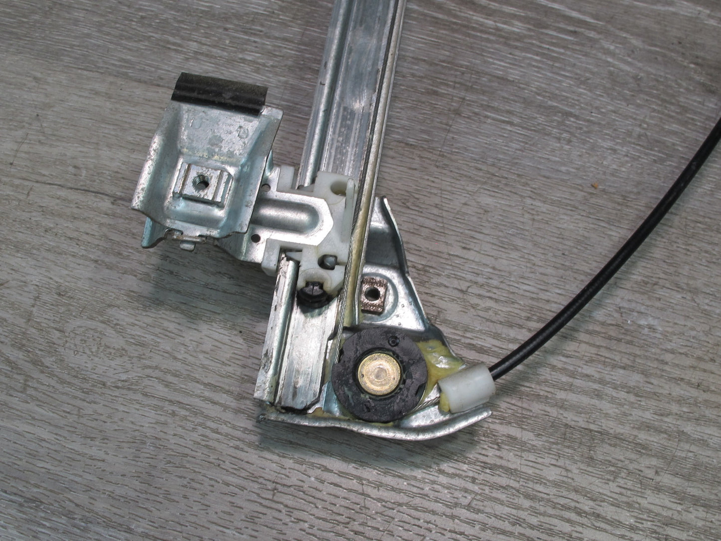 2003-2009 Hummer H2 Front Right Passenger Side Window Regulator W/ Power Motor