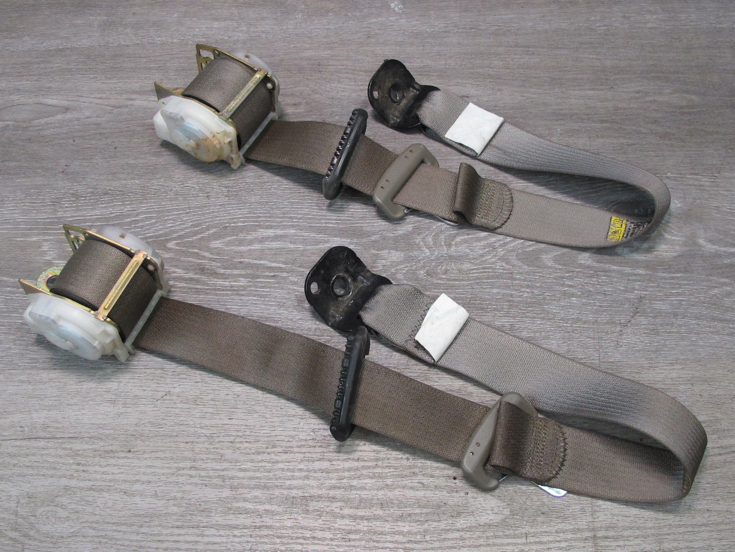 03-07 HUMMER H2 REAR RIGHT & LEFT SIDE SEATBELT RETRACTOR SET OEM