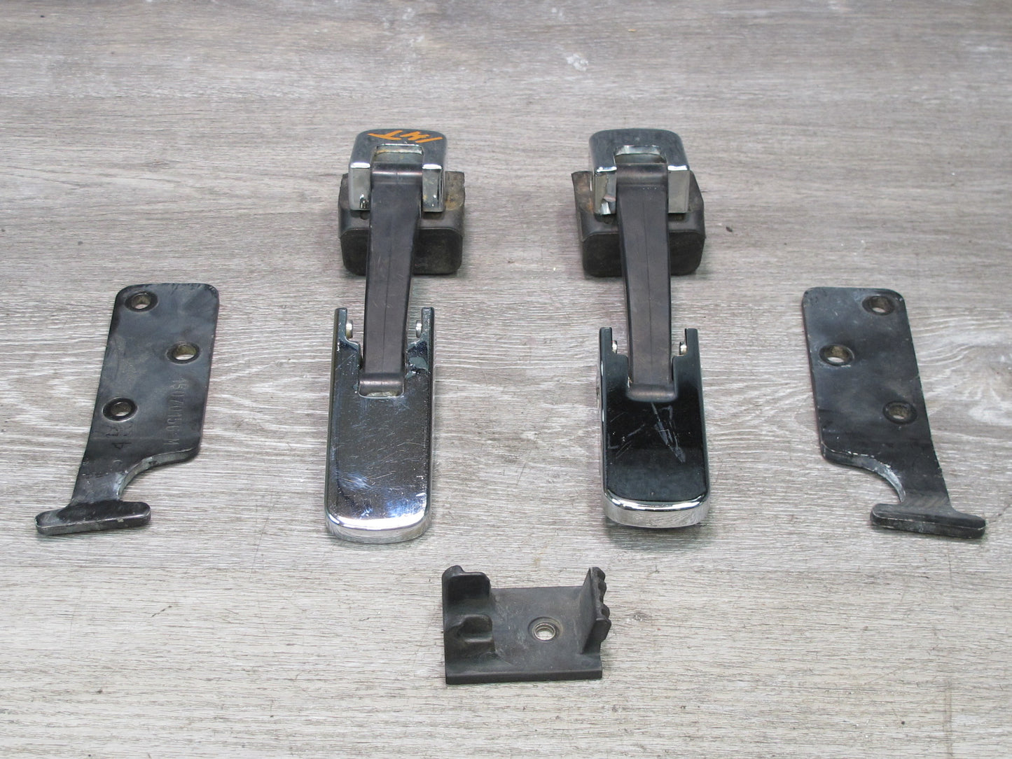 2003-2009 Hummer H2 Front Left & Right Hood Bonnet Latch Lock Strap Support Set