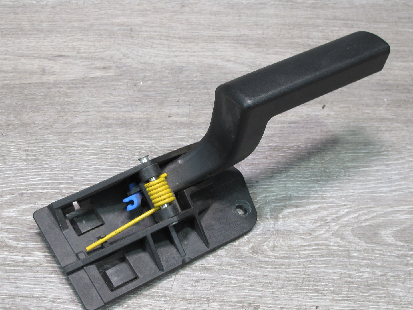 2003-2007 Hummer H2 Rear Right Passenger Side Door Interior Handle