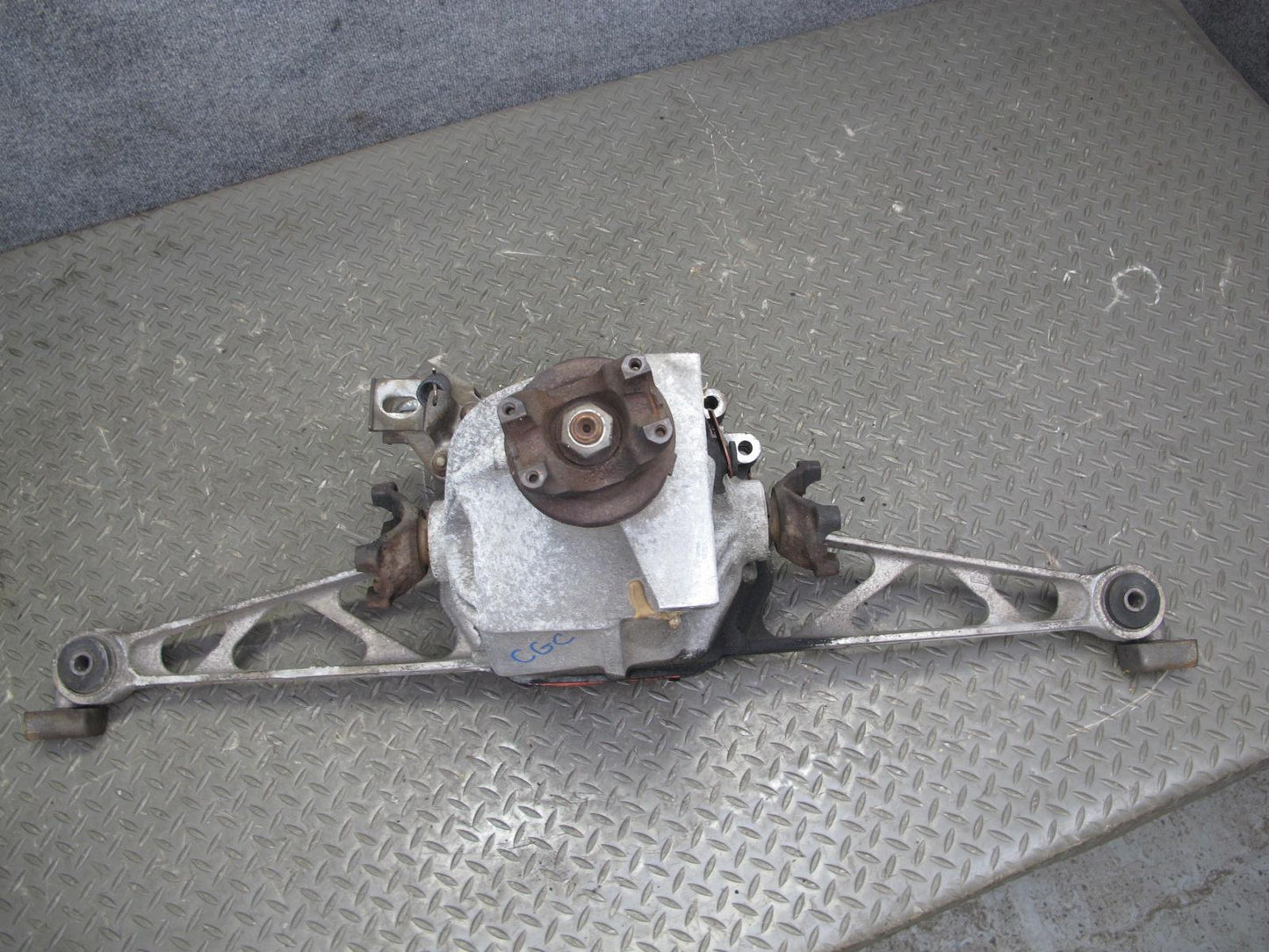 88-96 Chevrolet Corvette C4 A/T Dana 36 Rear Differential Carrier 2.59 Ratio OEM