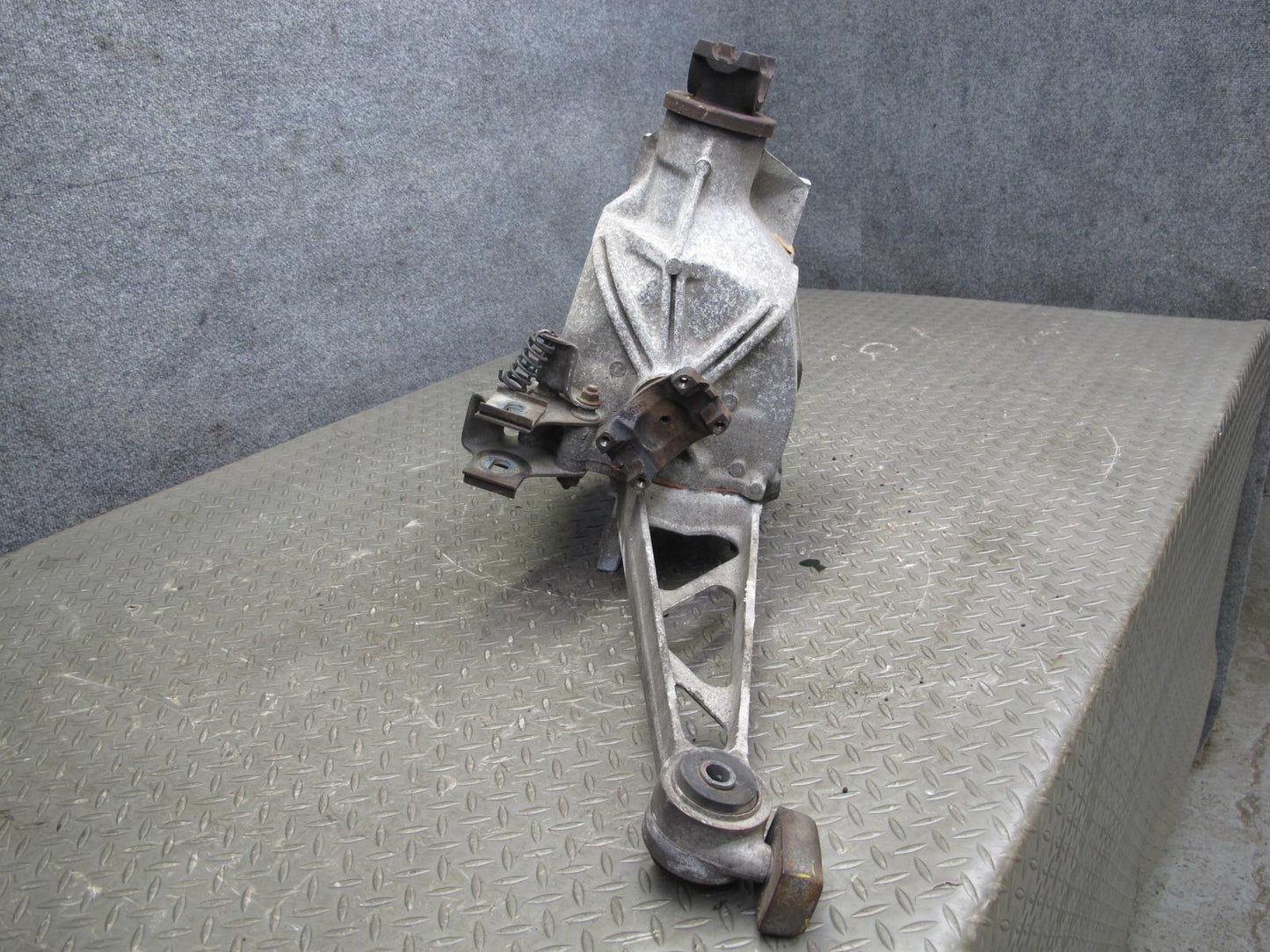 88-96 Chevrolet Corvette C4 A/T Dana 36 Rear Differential Carrier 2.59 Ratio OEM