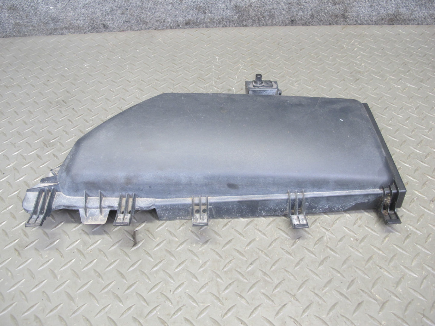 2006-2010 BMW E63 E64 Right Cabin Air Intake Filter Cover 6950936