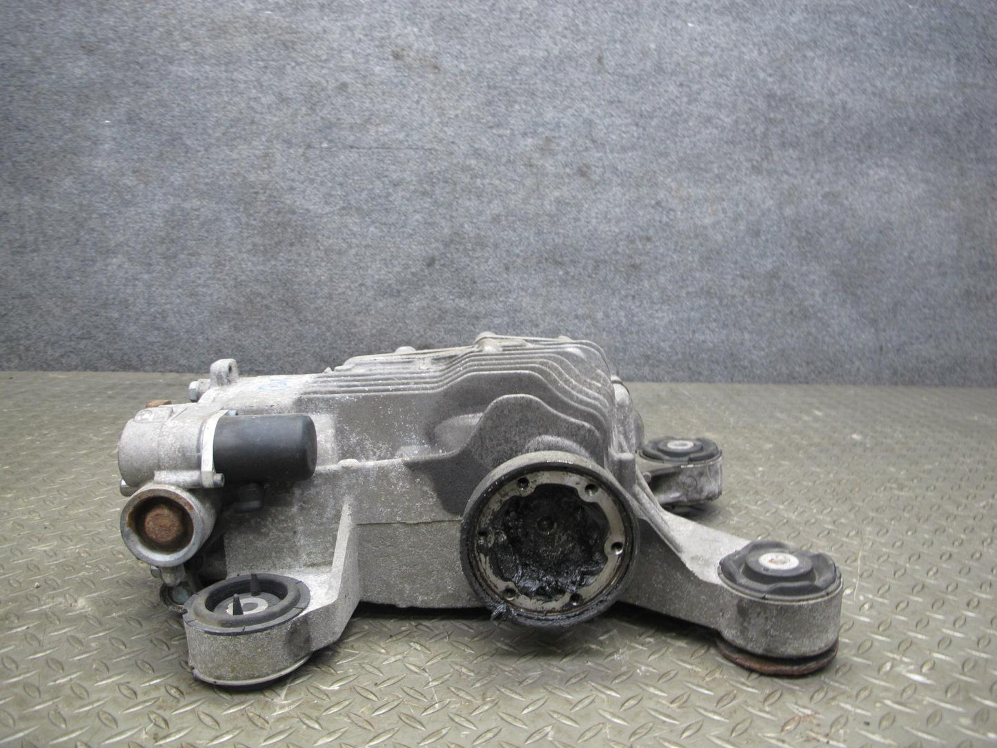 2008 VW Golf R32 MK5 VR6 AWD Haldex Rear Differential Carrier 163K Miles OEM