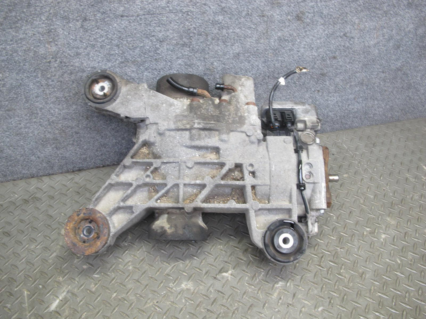 2008 VW Golf R32 MK5 VR6 AWD Haldex Rear Differential Carrier 163K Miles OEM