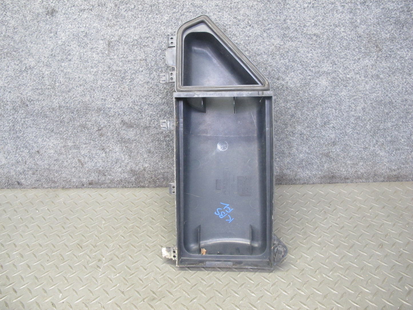 2006-2010 BMW E63 E64 Left Cabin Air Intake Filter Cover 6913503