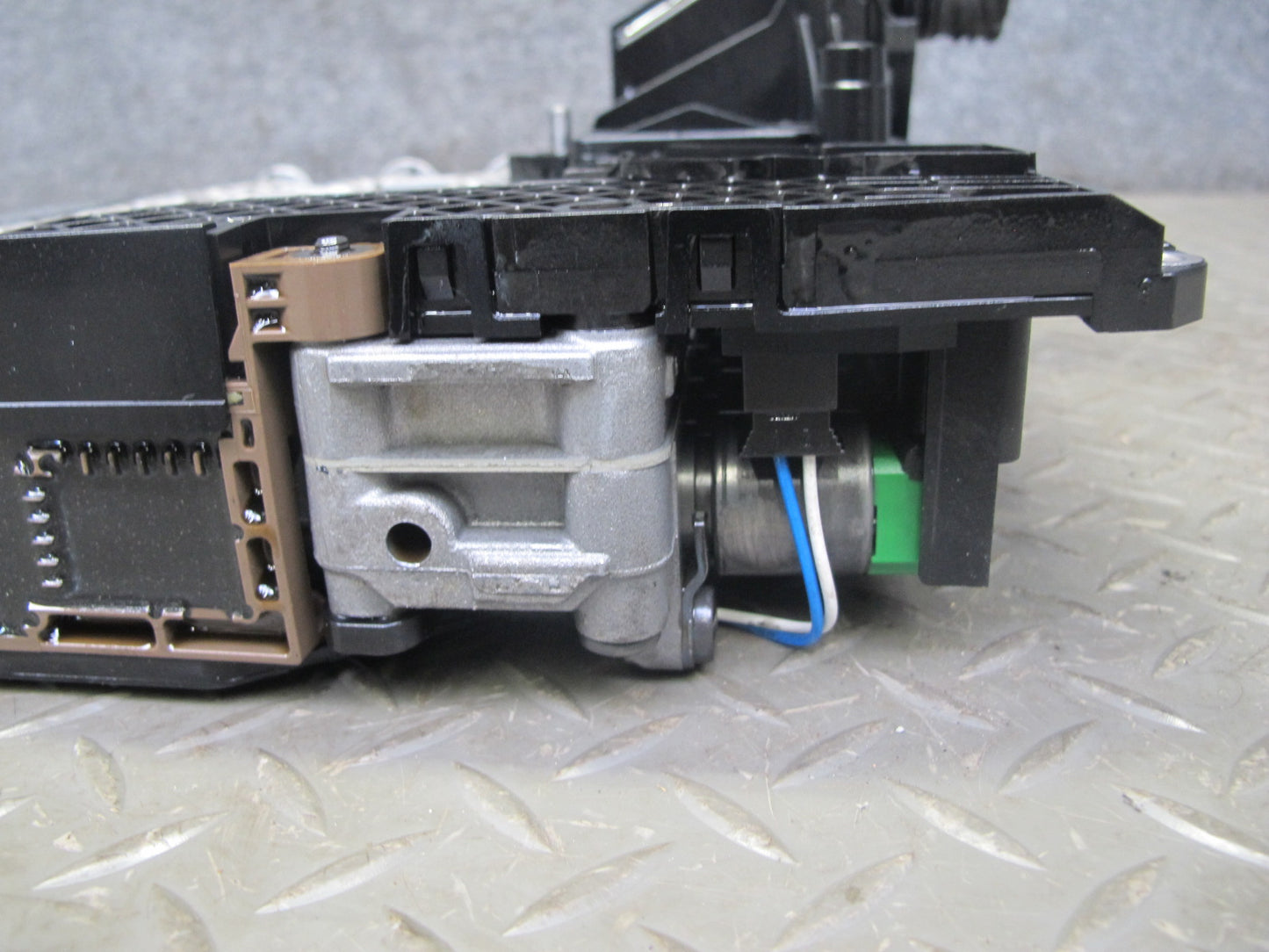 2012-2014 BMW E71 X6M 6HP-26Z Transmission Valve Body Mechatronic 1068427229