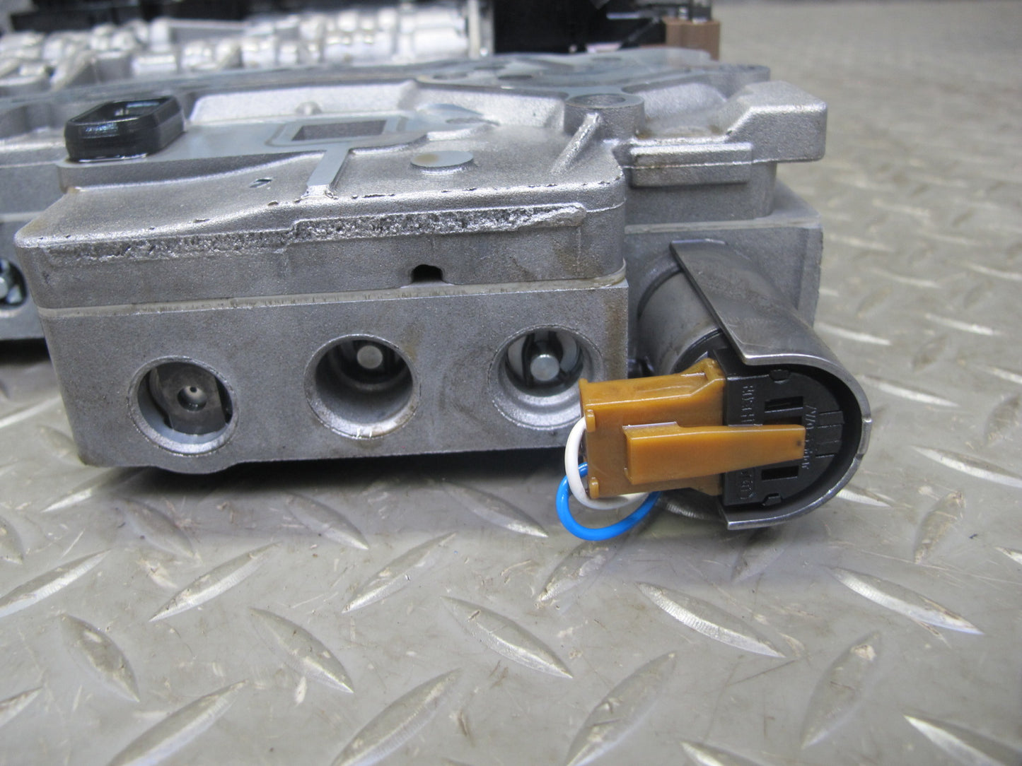 2012-2014 BMW E71 X6M 6HP-26Z Transmission Valve Body Mechatronic 1068427229
