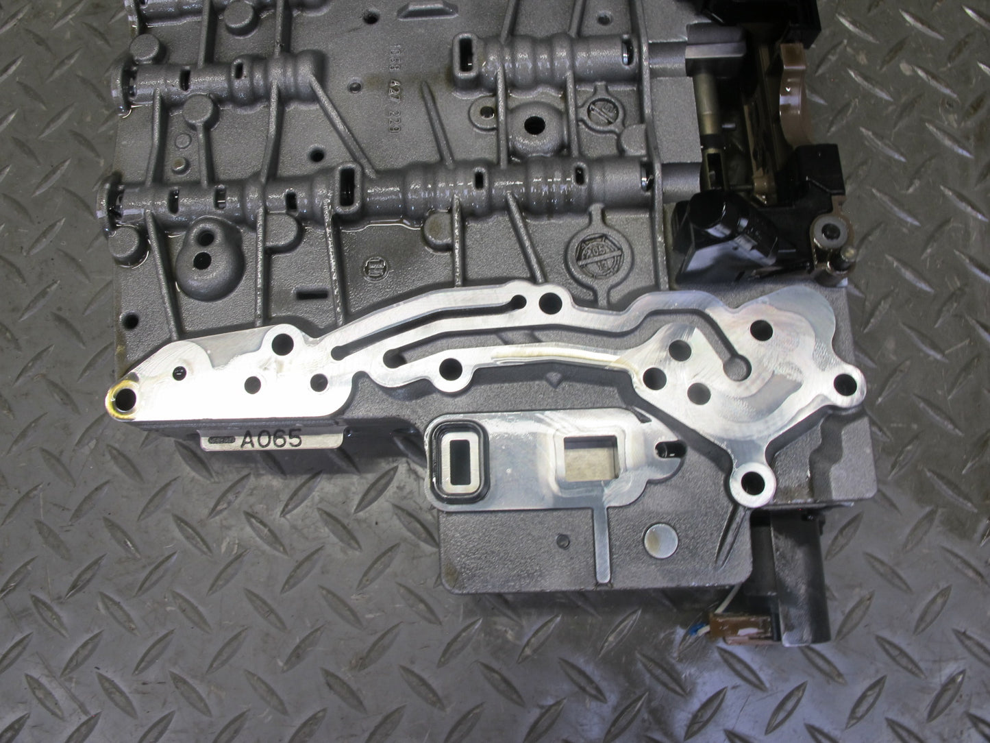 2012-2014 BMW E71 X6M 6HP-26Z Transmission Valve Body Mechatronic 1068427229