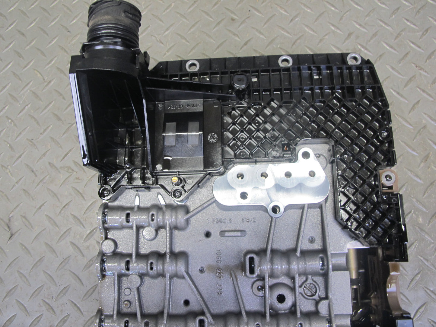 2012-2014 BMW E71 X6M 6HP-26Z Transmission Valve Body Mechatronic 1068427229