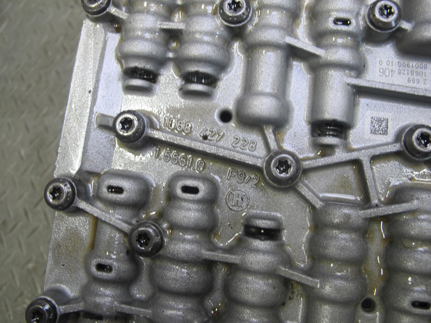 2012-2014 BMW E71 X6M 6HP-26Z Transmission Valve Body Mechatronic 1068427229