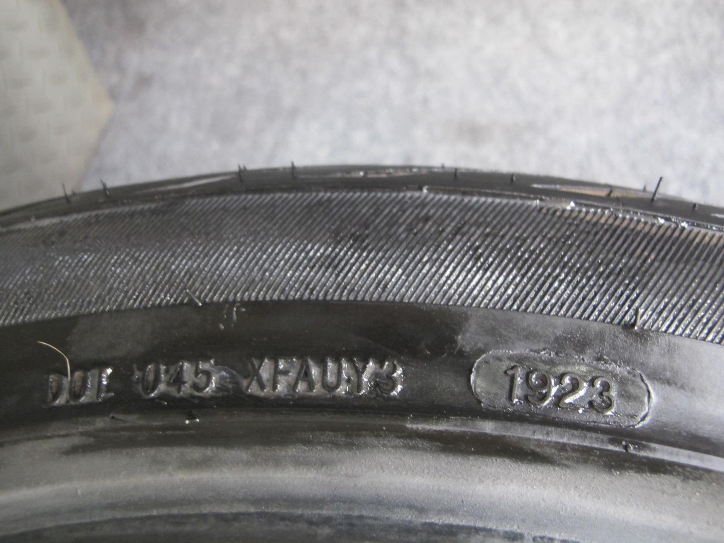 Set of 2 Advanta HPZ-01 A/S Tire 245/40 ZR19 98W 1923 9/32 Tread