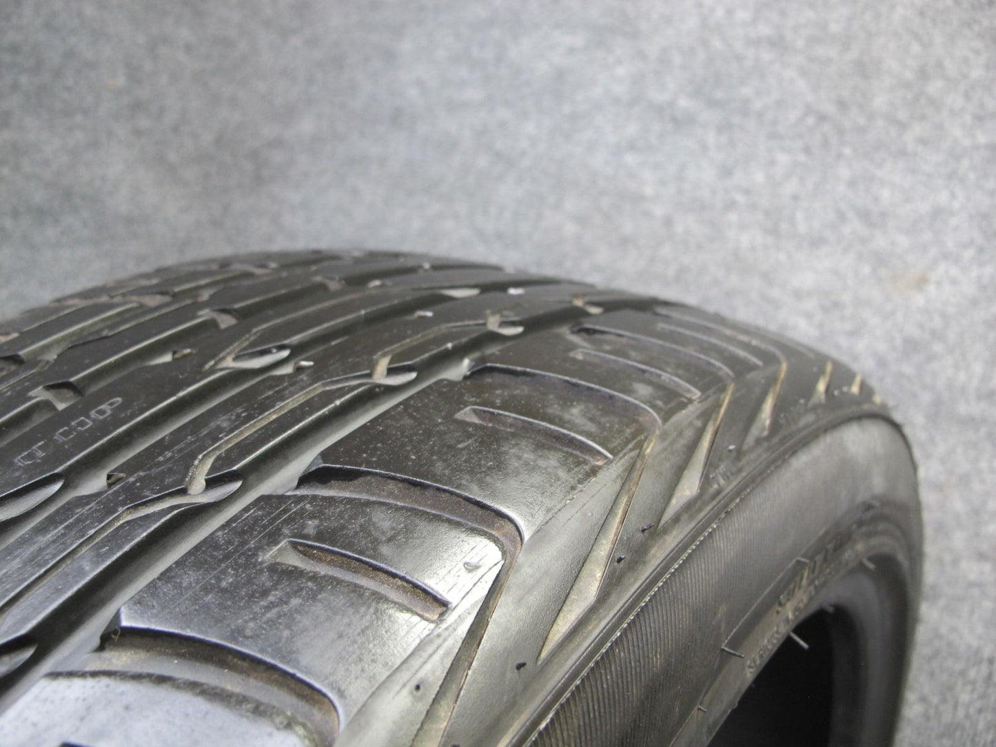 Set of 2 Advanta HPZ-01 A/S Tire 245/40 ZR19 98W 1923 9/32 Tread