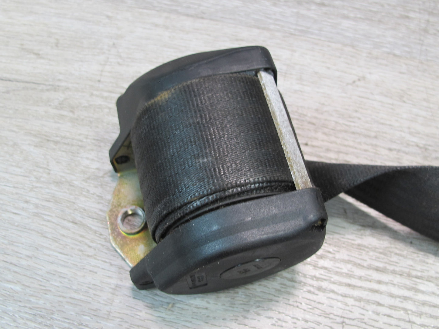 83-85 MERCEDES W123 300D FRONT & REAR SEATBELT RETRACTOR SET OEM