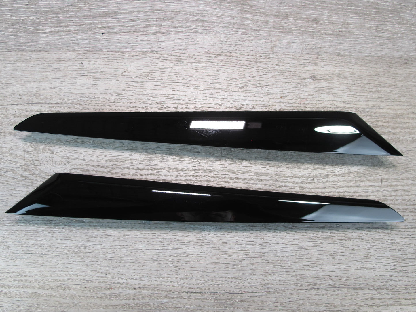 2017-2020 Maserati Levante M161 Front Door Interior Corner Trim Cover Panel Set