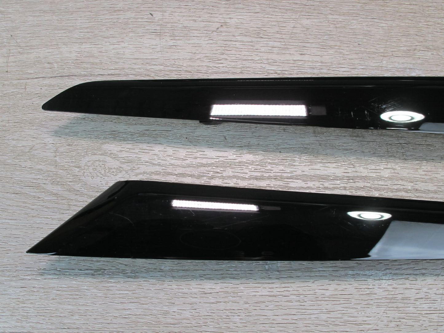 2017-2020 Maserati Levante M161 Front Door Interior Corner Trim Cover Panel Set