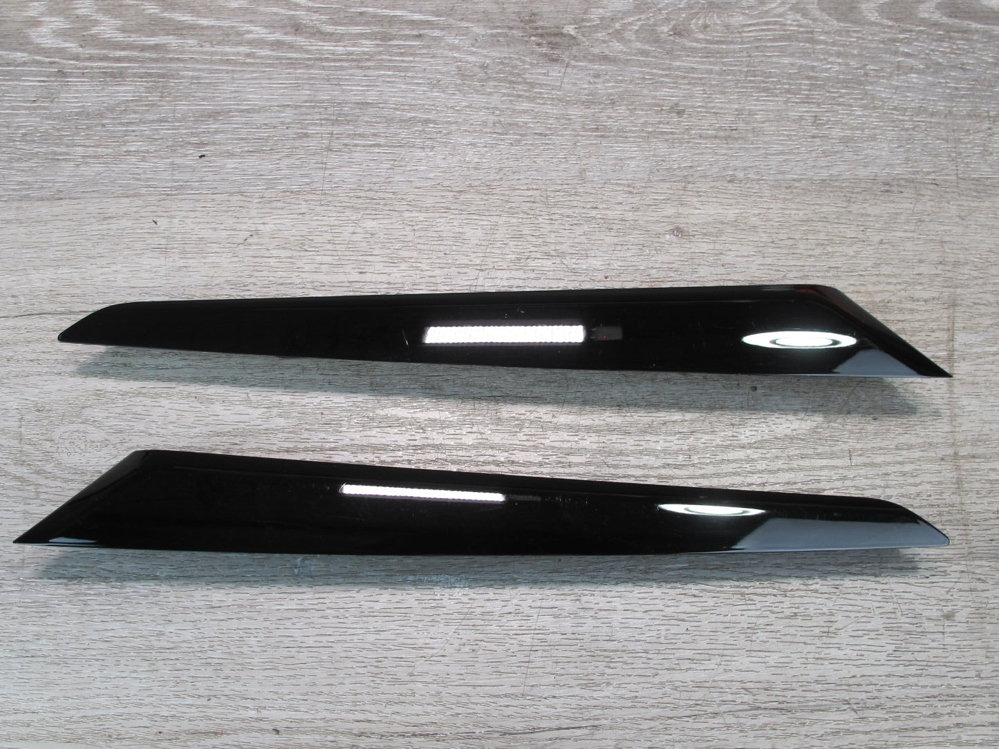2017-2020 Maserati Levante M161 Front Door Interior Corner Trim Cover Panel Set
