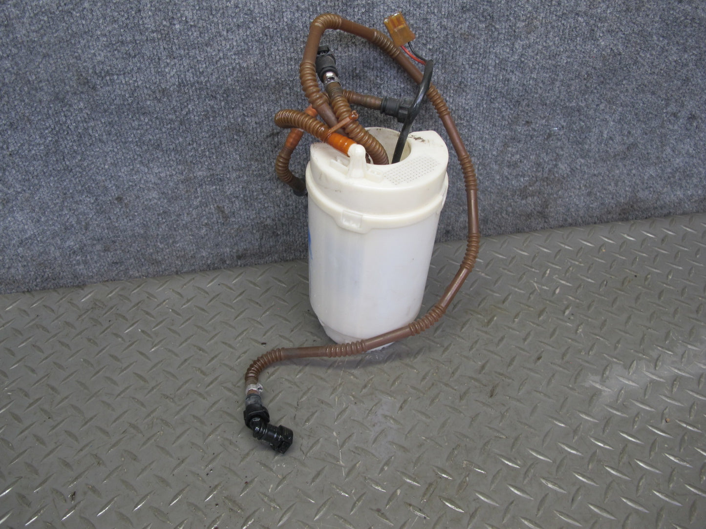 2003-2006 Porsche Cayenne 955 4.5L Turbo Fuel Pump Level Sensor Sending Unit Set