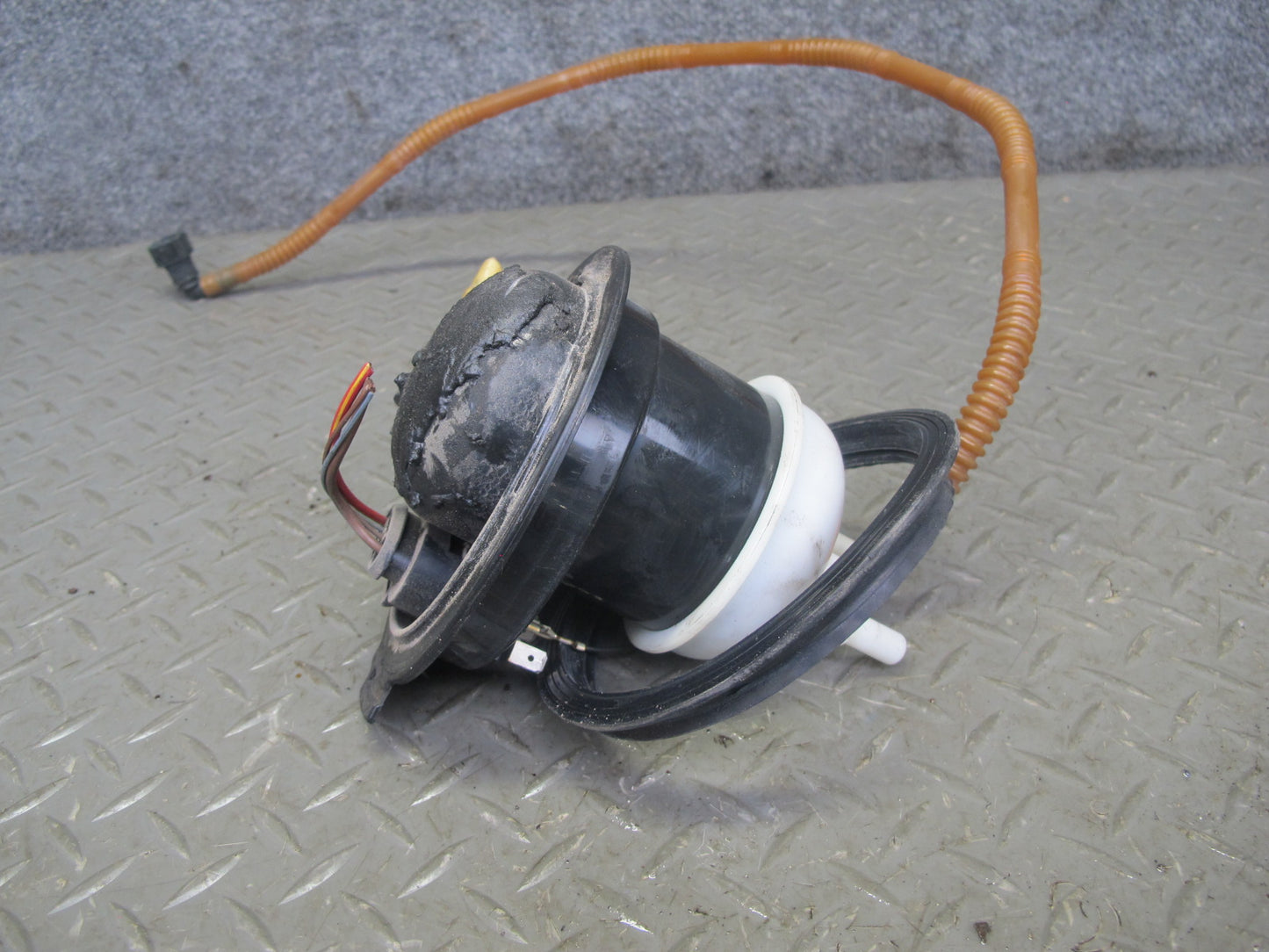 2003-2006 Porsche Cayenne 955 4.5L Turbo Fuel Pump Level Sensor Sending Unit Set