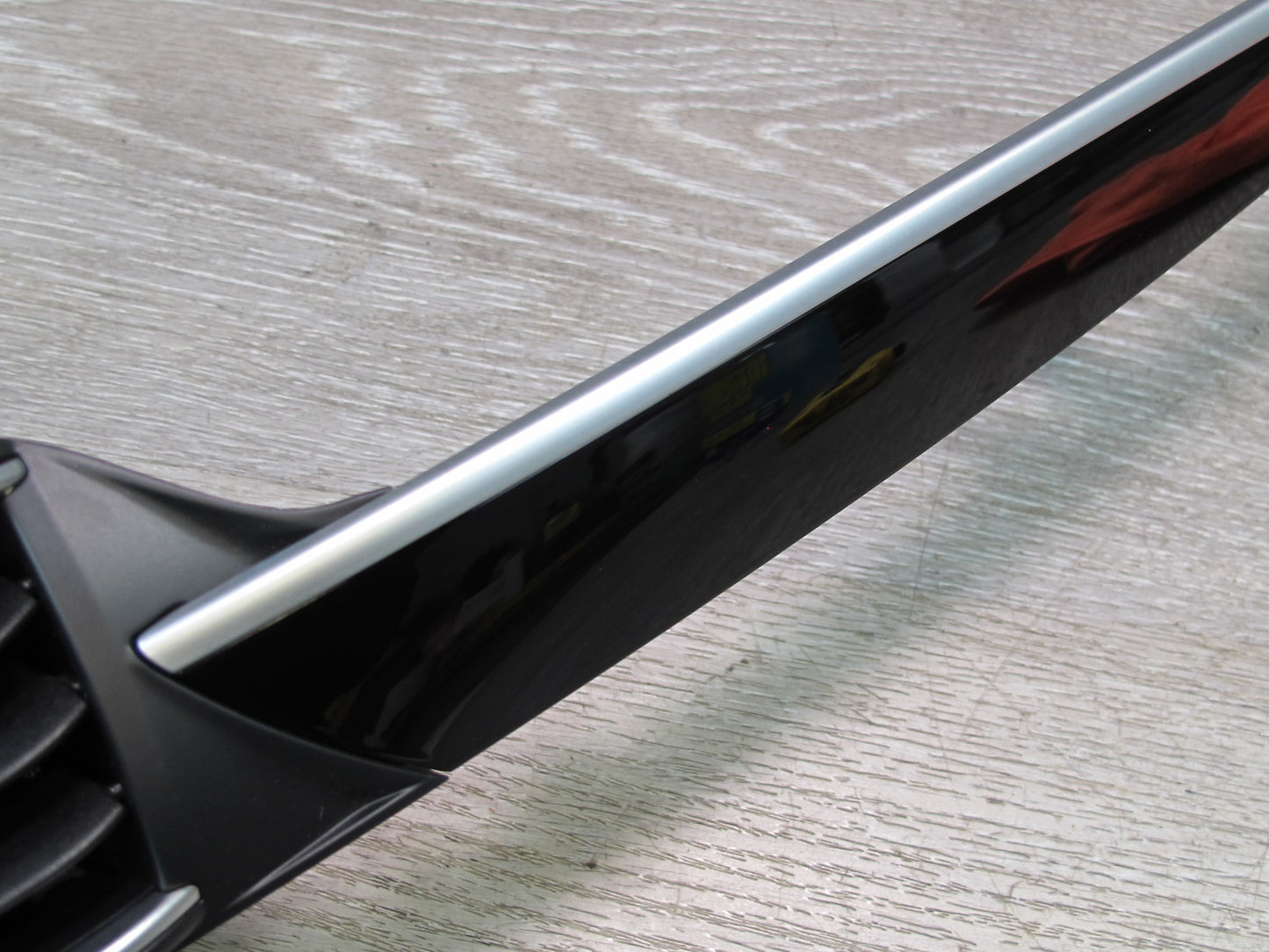 2017-2020 Maserati Levante M161 Dash Front Right Trim Bezel Air Vent 6700492820