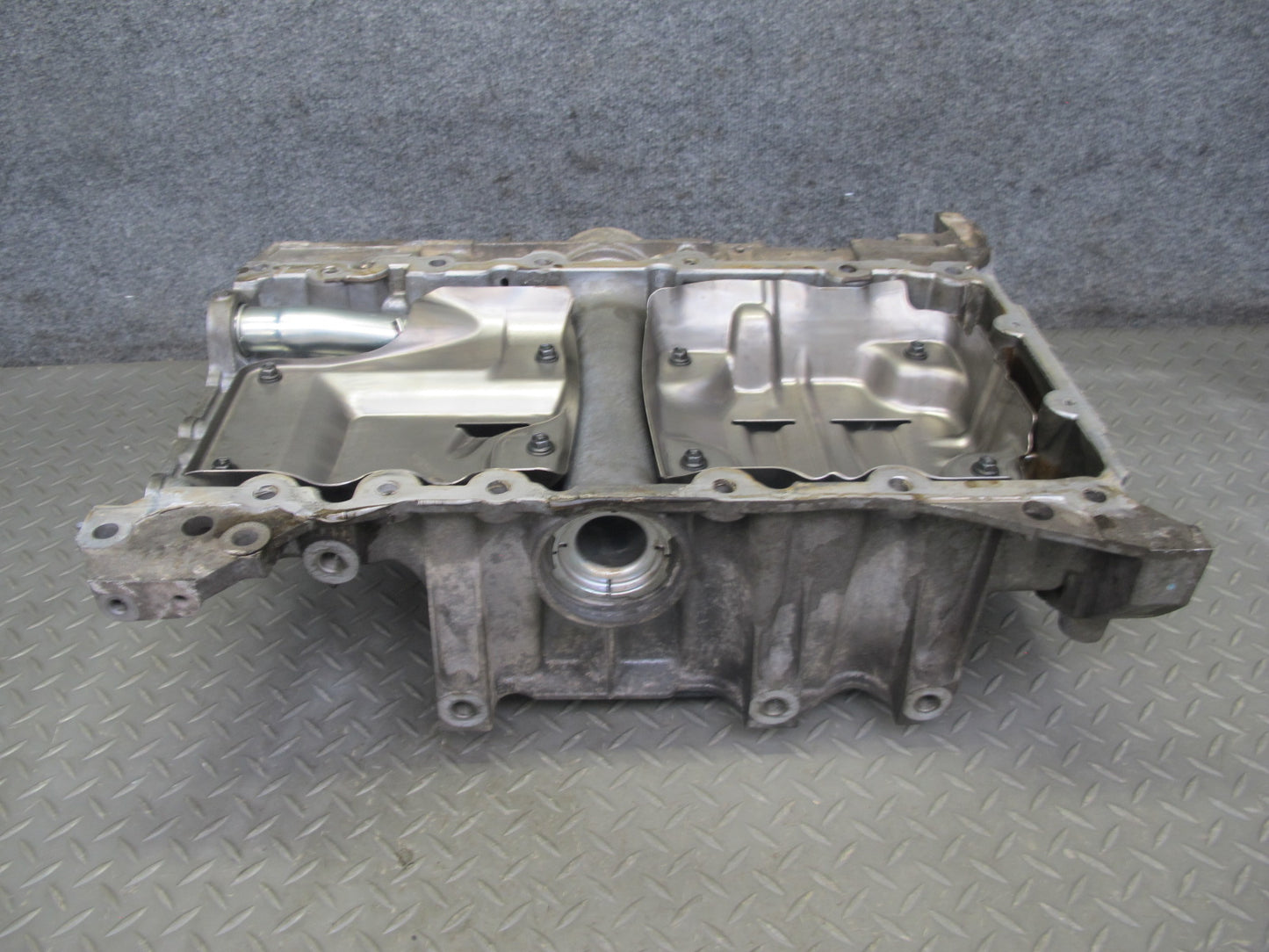 2008 Lexus LS600hL 5.0L 2UR-FSE Engine Motor Upper & Lower Oil Pan OEM