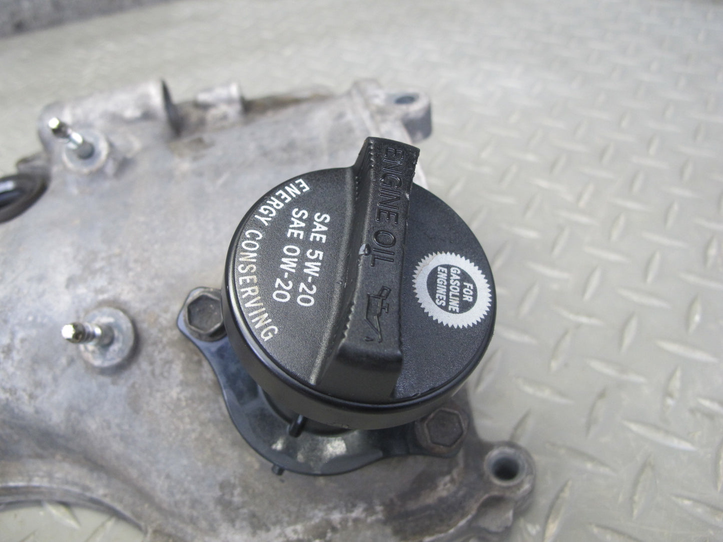 08-16 Lexus LS600h 2UR-FSE Engine Motor Left Cylinder Head Valve Cover OEM