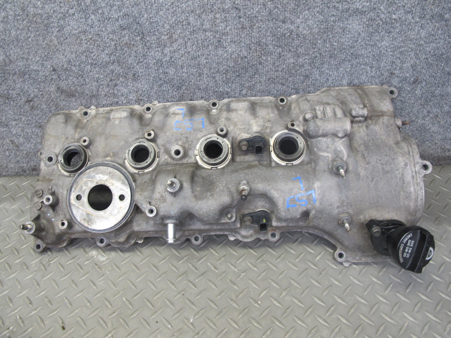 08-16 Lexus LS600h 2UR-FSE Engine Motor Left Cylinder Head Valve Cover OEM
