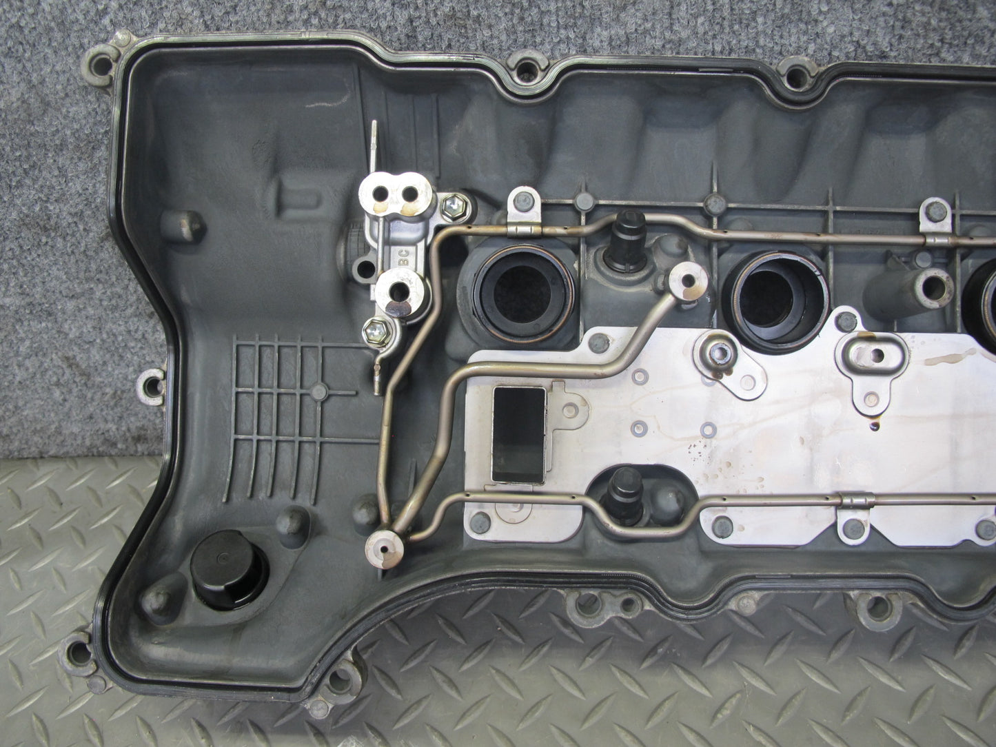 08-16 Lexus LS600h 2UR-FSE Engine Motor Left Cylinder Head Valve Cover OEM