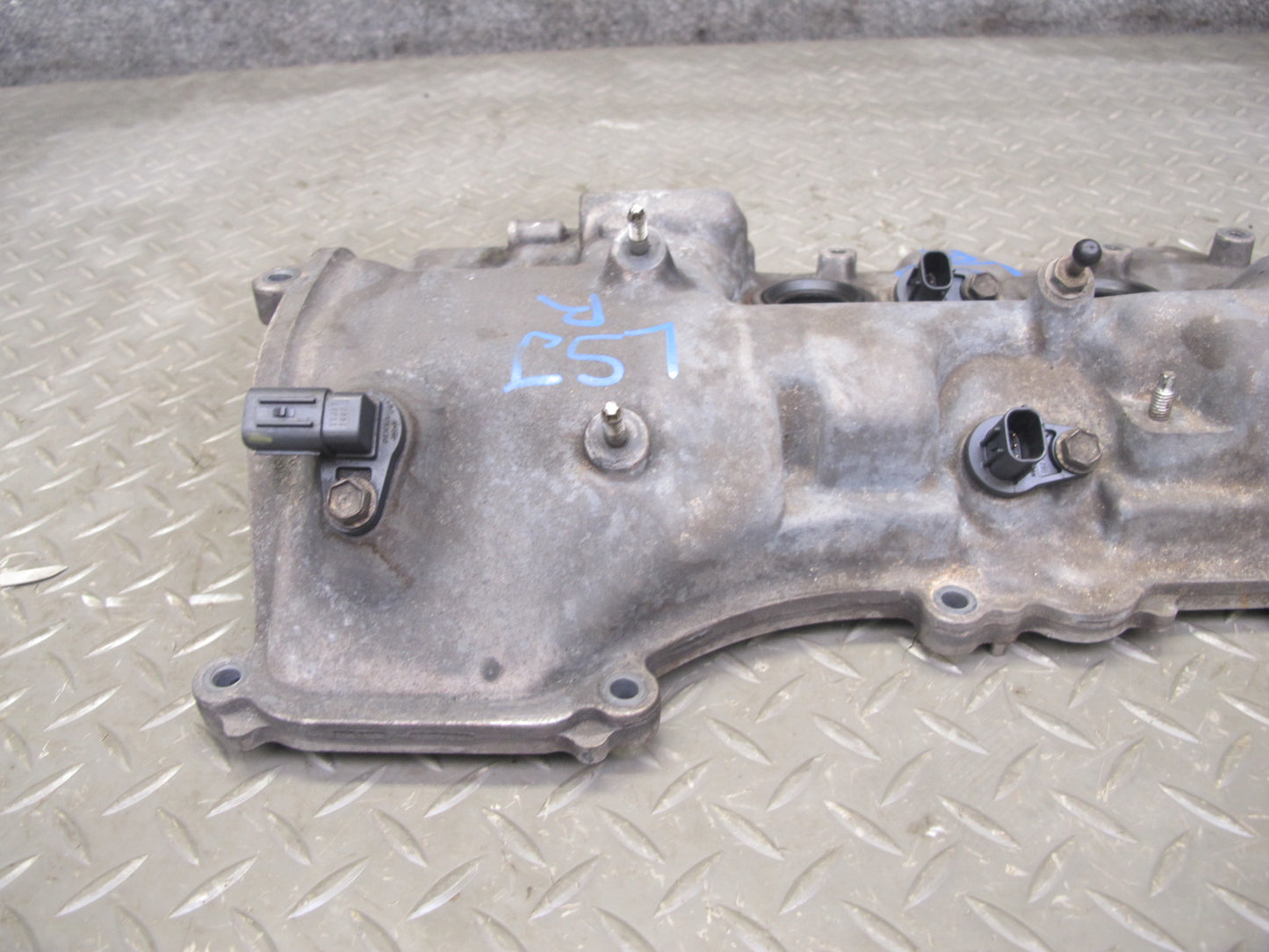 08-16 Lexus LS600h 2UR-FSE Engine Motor Right Cylinder Head Valve Cover OEM