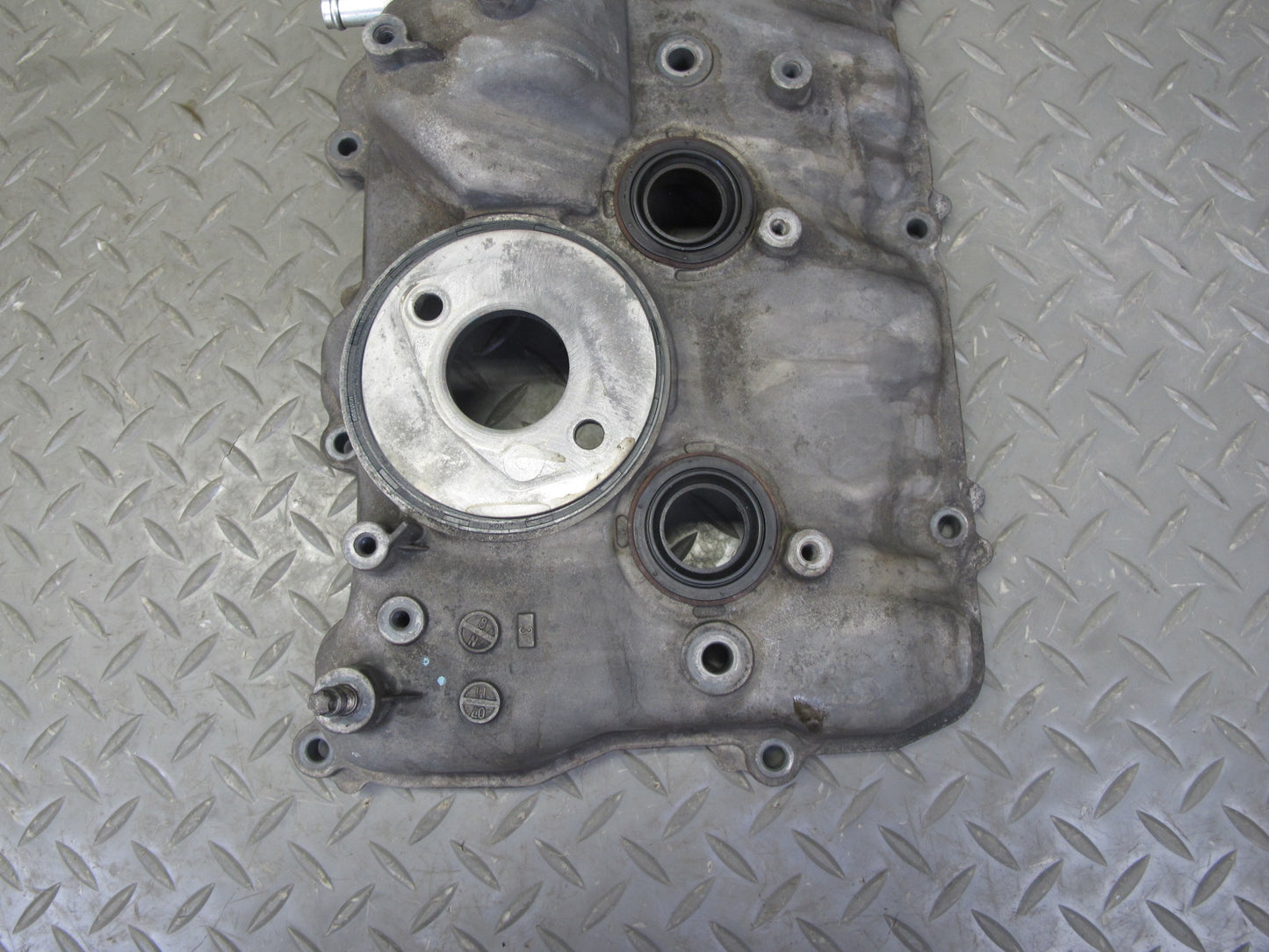 08-16 Lexus LS600h 2UR-FSE Engine Motor Right Cylinder Head Valve Cover OEM