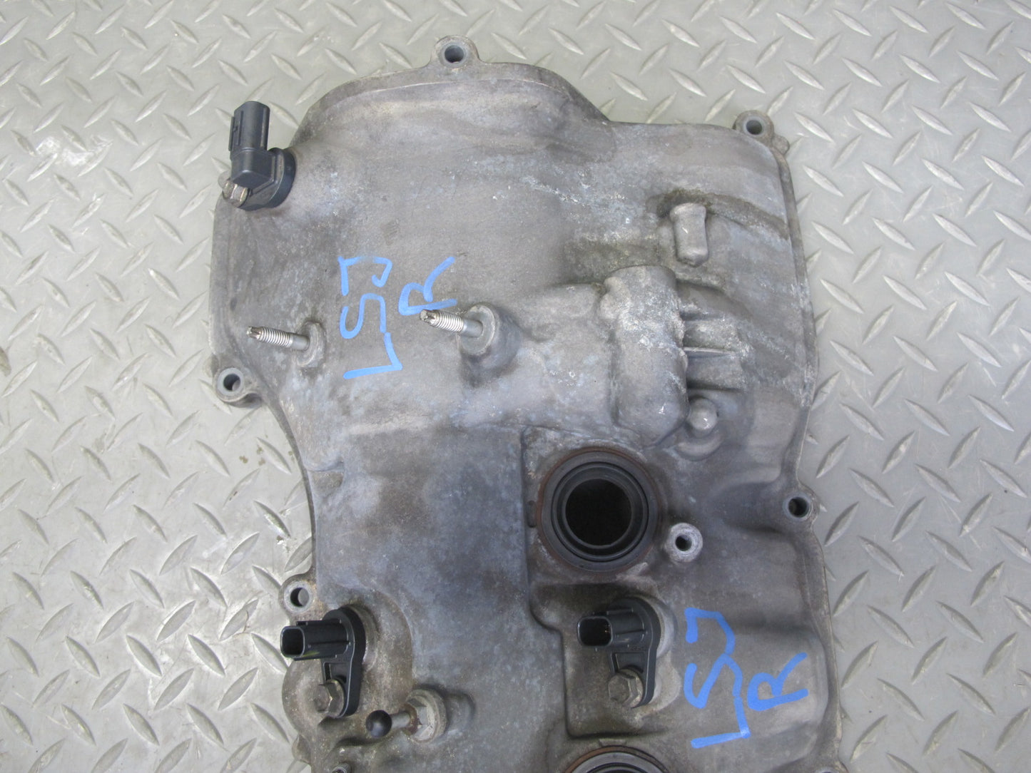 08-16 Lexus LS600h 2UR-FSE Engine Motor Right Cylinder Head Valve Cover OEM