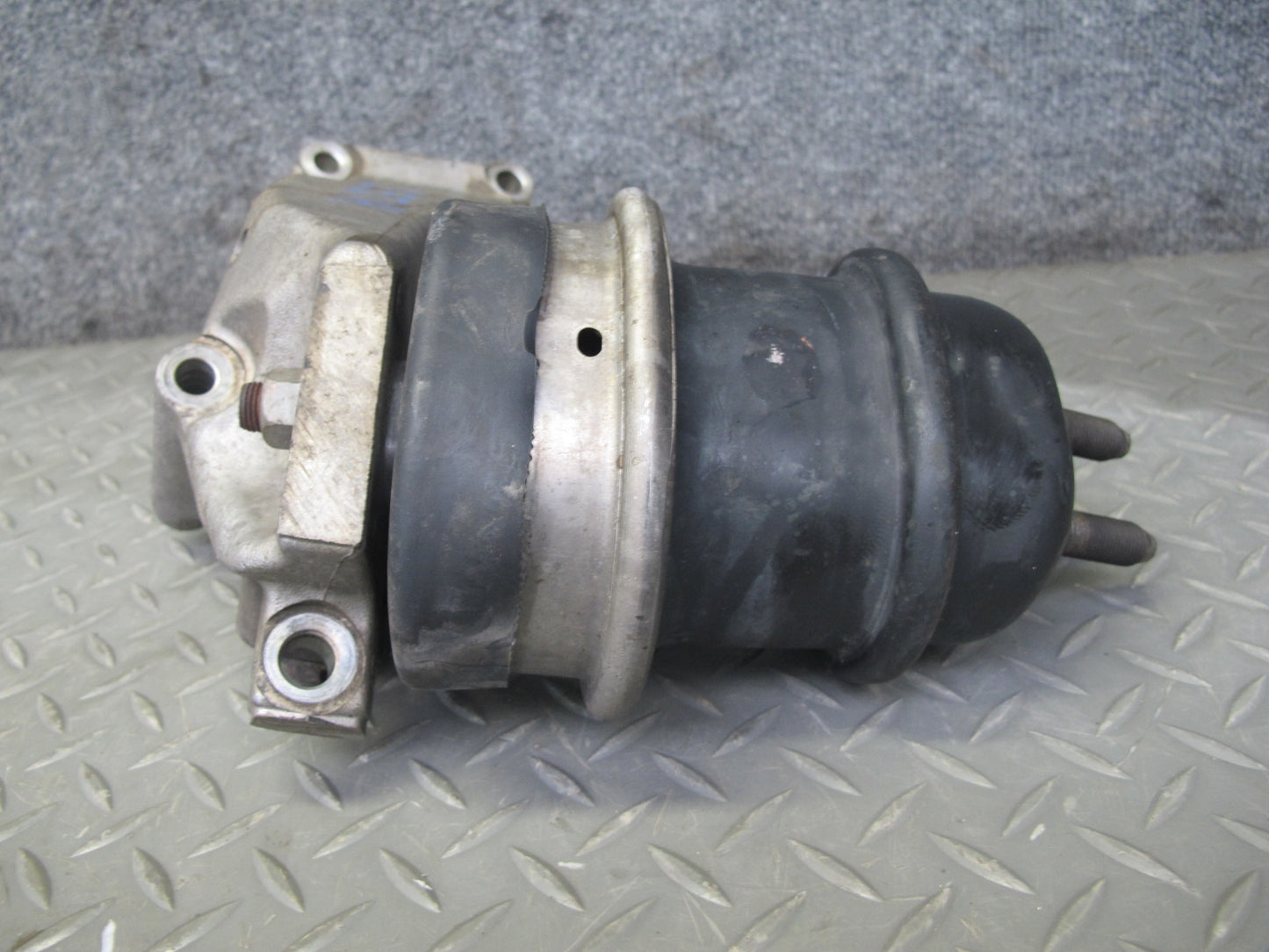 08-17 Lexus UVF46 LS600h 2URFSE Set of 2 Engine Motor Mount Support OEM