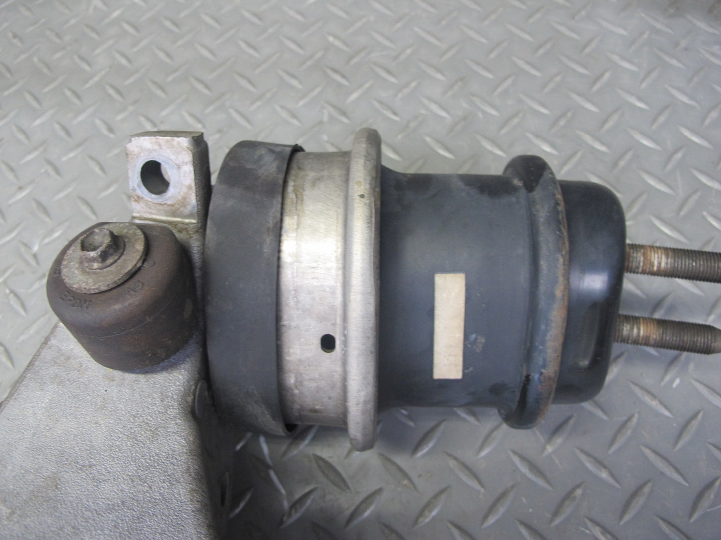 08-17 Lexus UVF46 LS600h 2URFSE Set of 2 Engine Motor Mount Support OEM