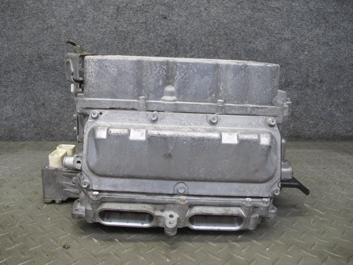 2008 Lexus UVF46 LS600h 5.0L Hybrid Inverter & Converter G9200-50011 OEM