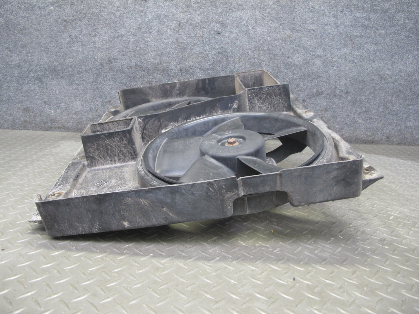 90-96 Chevrolet Corvette C4 5.7L Engine Radiator Cooling Fan & Shroud Assy OEM