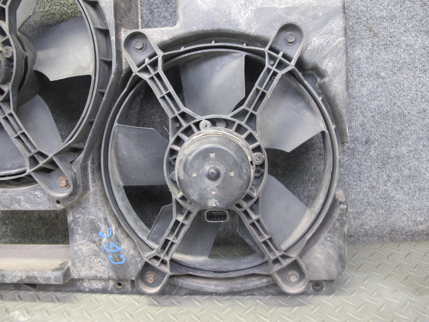 90-96 Chevrolet Corvette C4 5.7L Engine Radiator Cooling Fan & Shroud Assy OEM