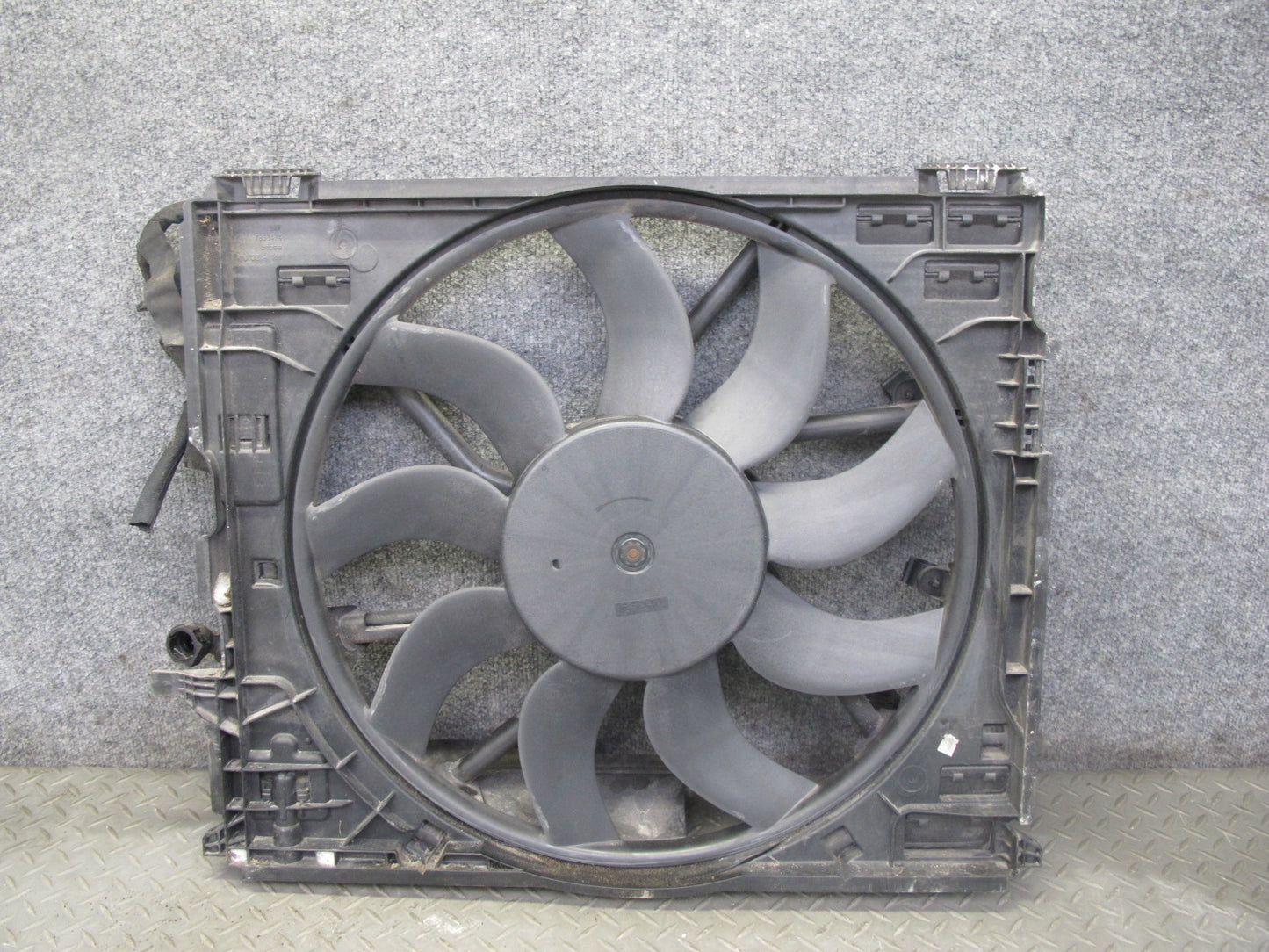 2015-2020 BMW F82 M4 Engine Radiator Cooling Fan Motor Shroud 7850474