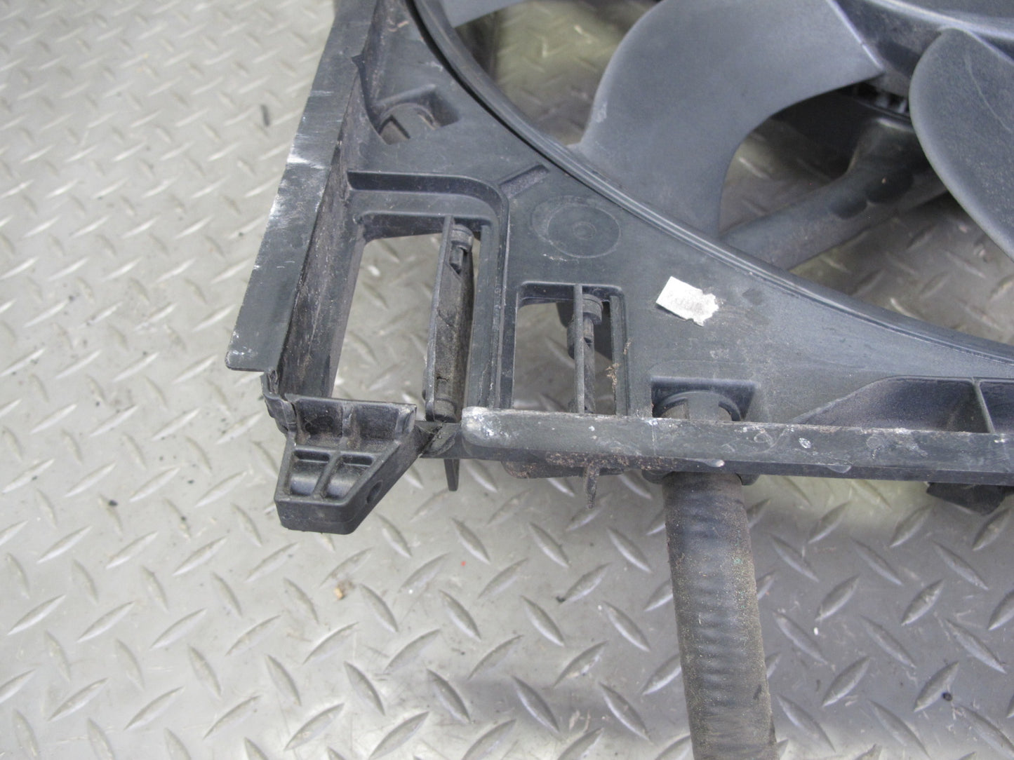2015-2020 BMW F82 M4 Engine Radiator Cooling Fan Motor Shroud 7850474