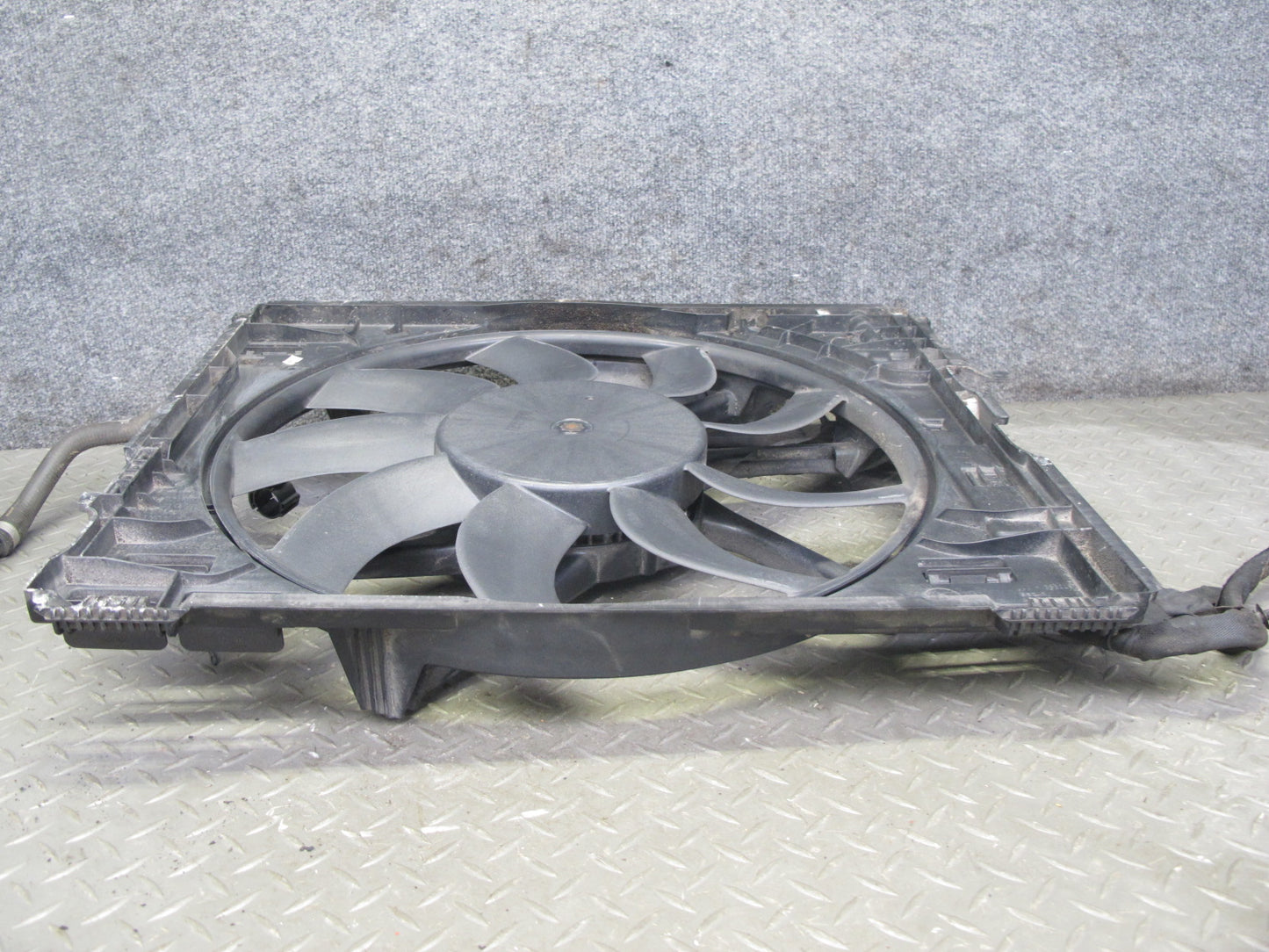 2015-2020 BMW F82 M4 Engine Radiator Cooling Fan Motor Shroud 7850474